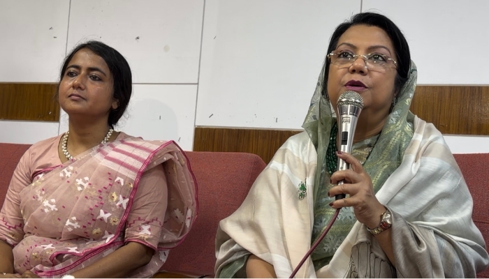 বিমানবন্দর উন্নয়ন ও টিকিট সিন্ডিকেট ভাঙার অঙ্গীকার বিমান মন্ত্রী রিতার