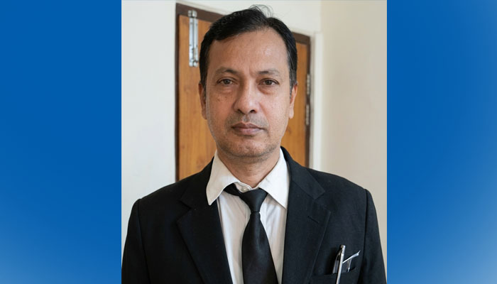 আদালত প্রাঙ্গনে সাংবাদিকের ওপর আইনজীবীর হামলা