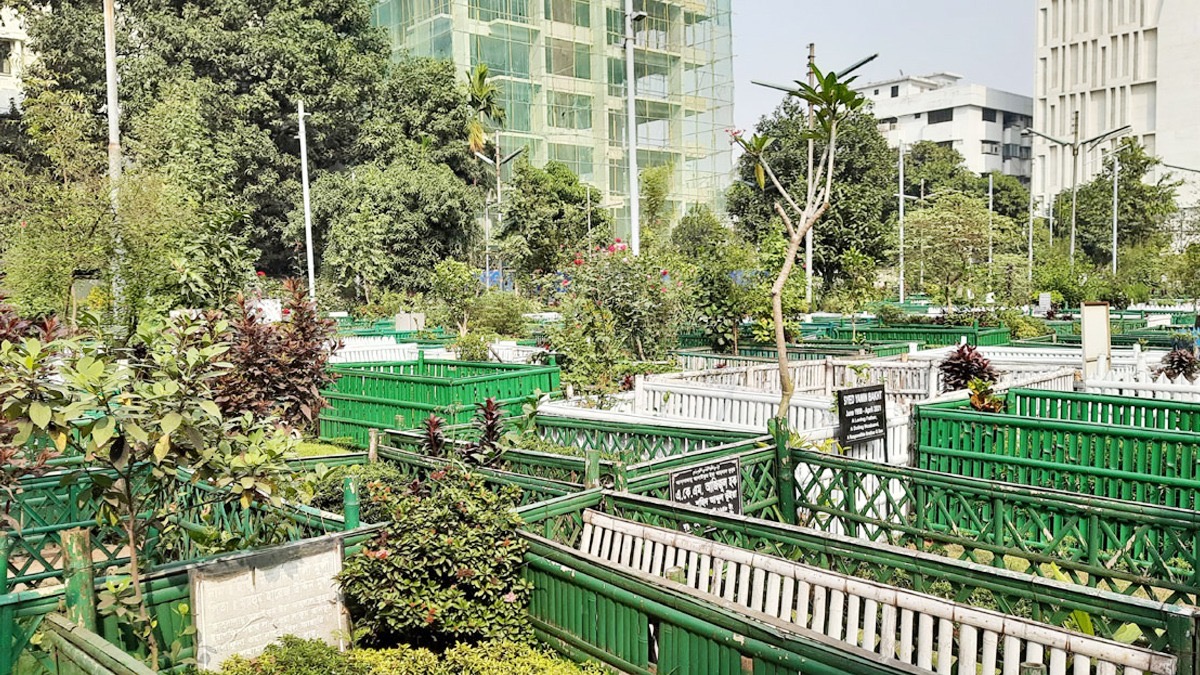 দাফন ৫০০ টাকায়, ২৫ বছর কবর রাখতে সাড়ে ৪ কোটি