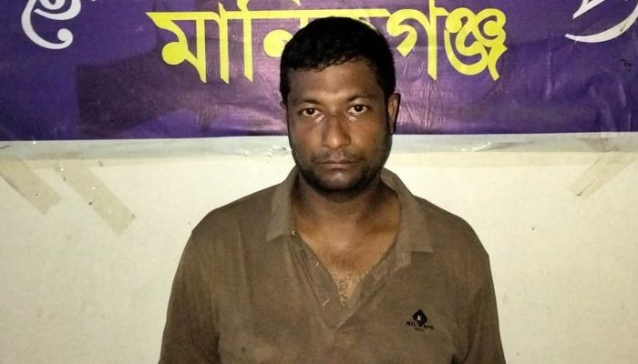 মানিকগঞ্জে গাঁজাসহ মাদক কারবারি গ্রেপ্তার