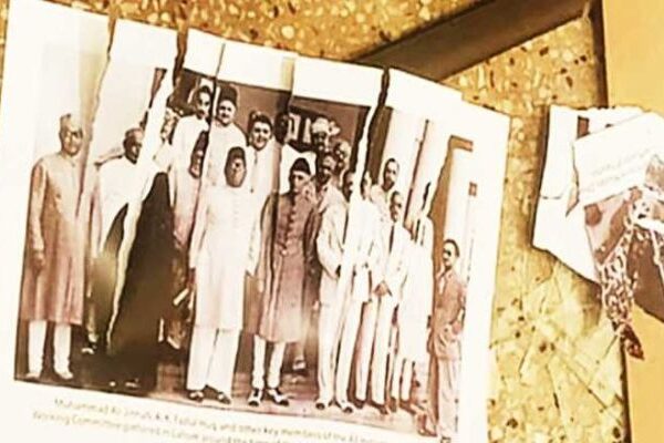 ডাকসু আর্কাইভে ইতিহাসের মুখোমুখি নতুন প্রজন্ম