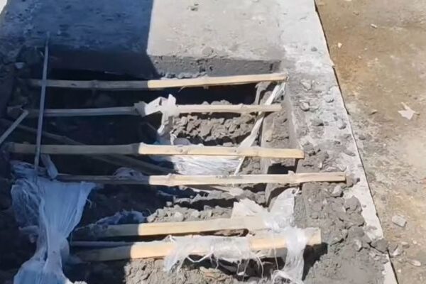 বাসাইলে সেতুর ফুটপাতের ঢালাইয়ে রডের বদলে বাঁশ, কর্মকর্তা বরখাস্ত